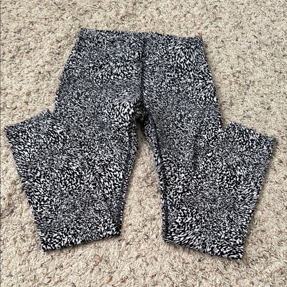 lululemon Instill HR Tight 25”